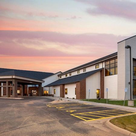 Best Western Watertown Inn & Suites Εξωτερικό φωτογραφία