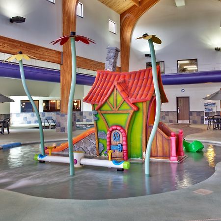 Best Western Watertown Inn & Suites Εξωτερικό φωτογραφία