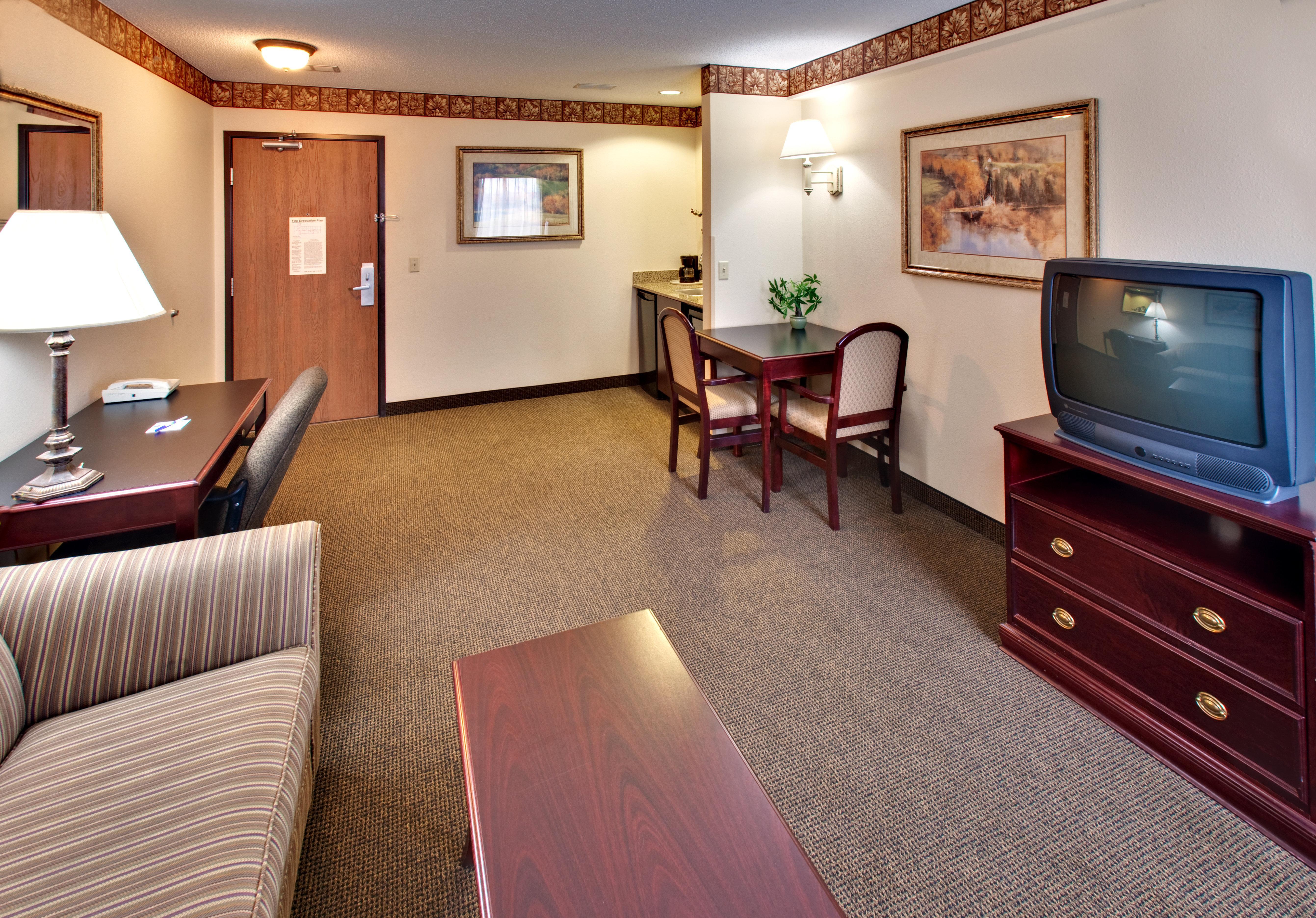 Best Western Watertown Inn & Suites Εξωτερικό φωτογραφία