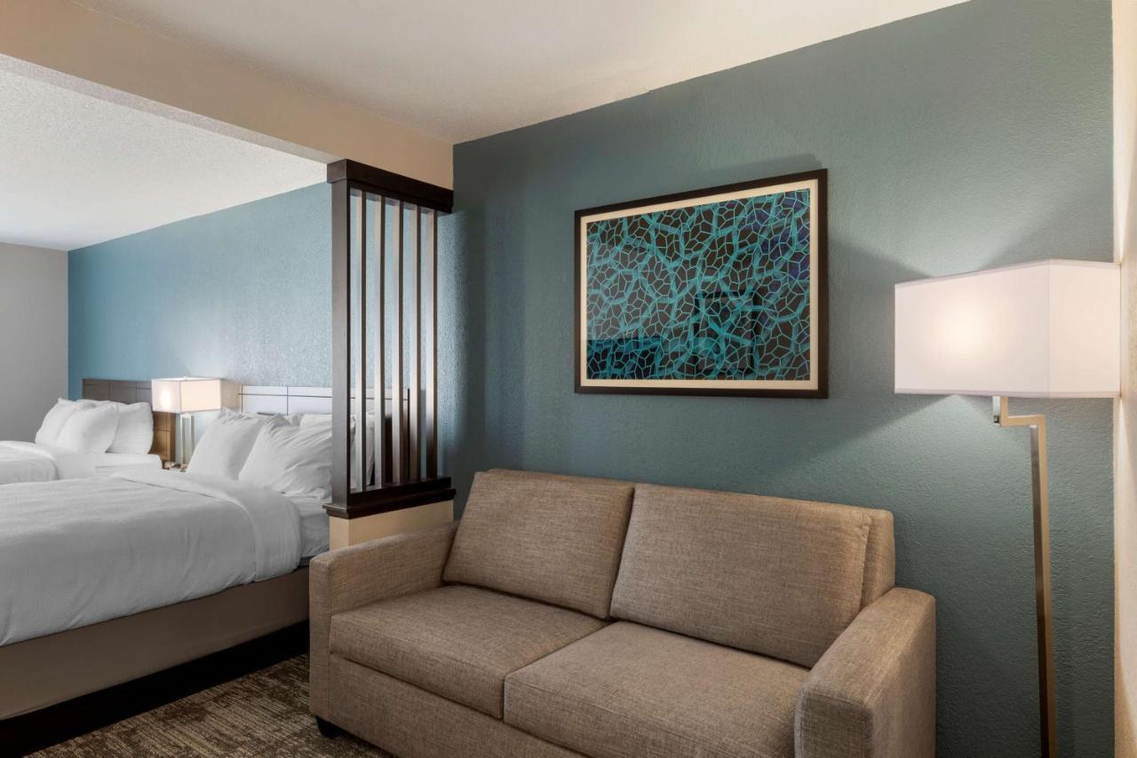 Best Western Watertown Inn & Suites Εξωτερικό φωτογραφία