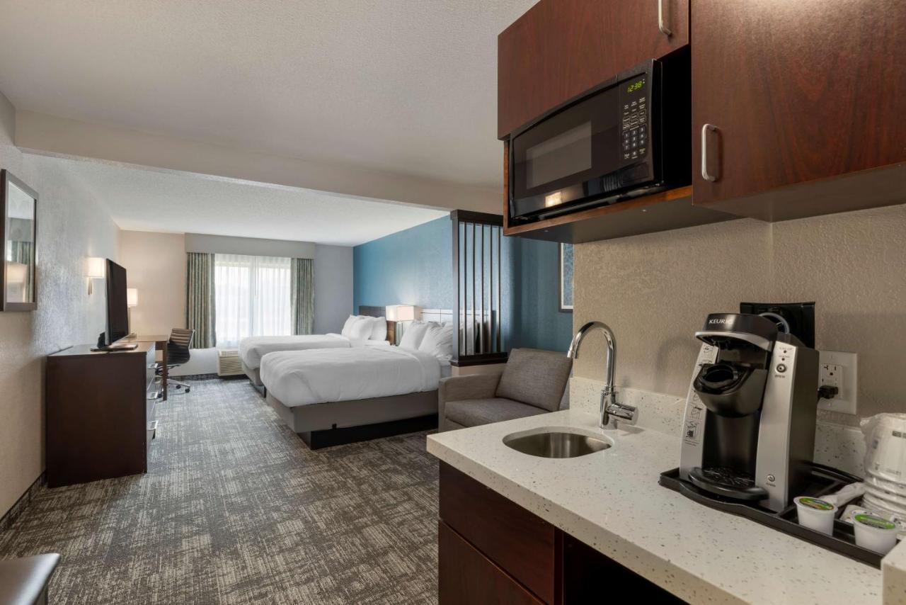 Best Western Watertown Inn & Suites Εξωτερικό φωτογραφία