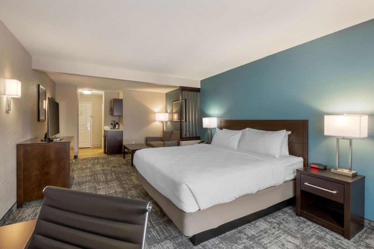 Best Western Watertown Inn & Suites Εξωτερικό φωτογραφία