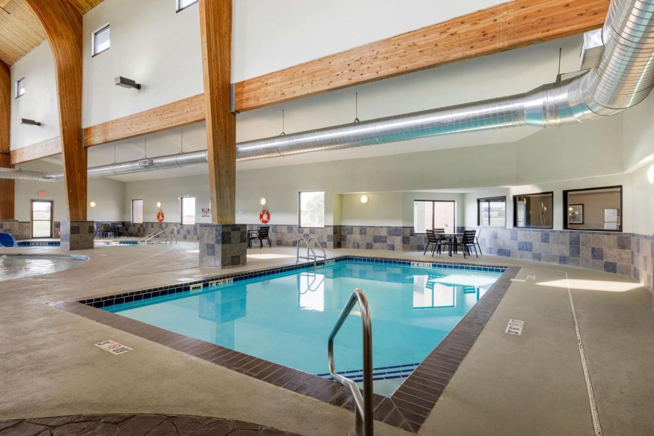 Best Western Watertown Inn & Suites Εξωτερικό φωτογραφία