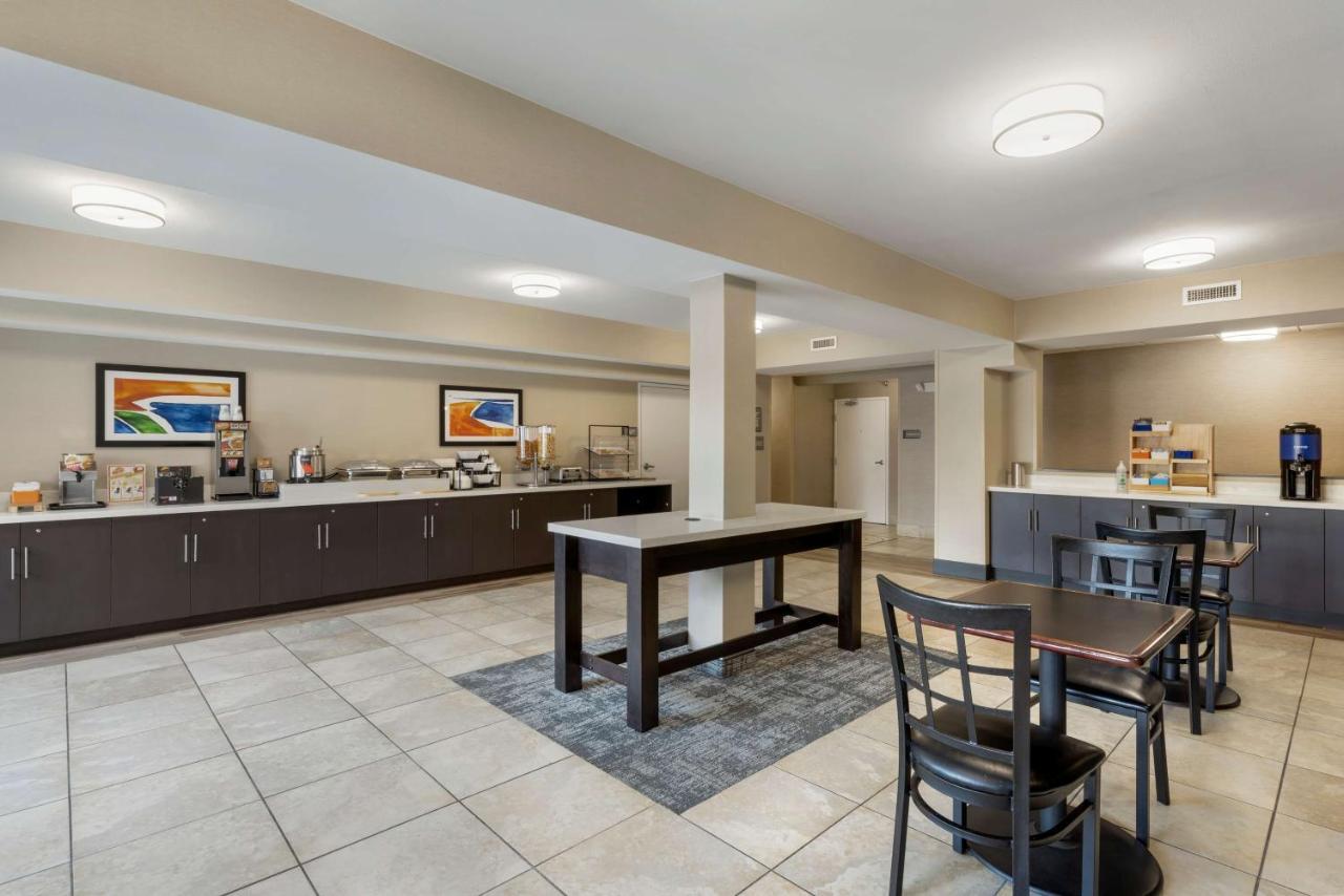 Best Western Watertown Inn & Suites Εξωτερικό φωτογραφία