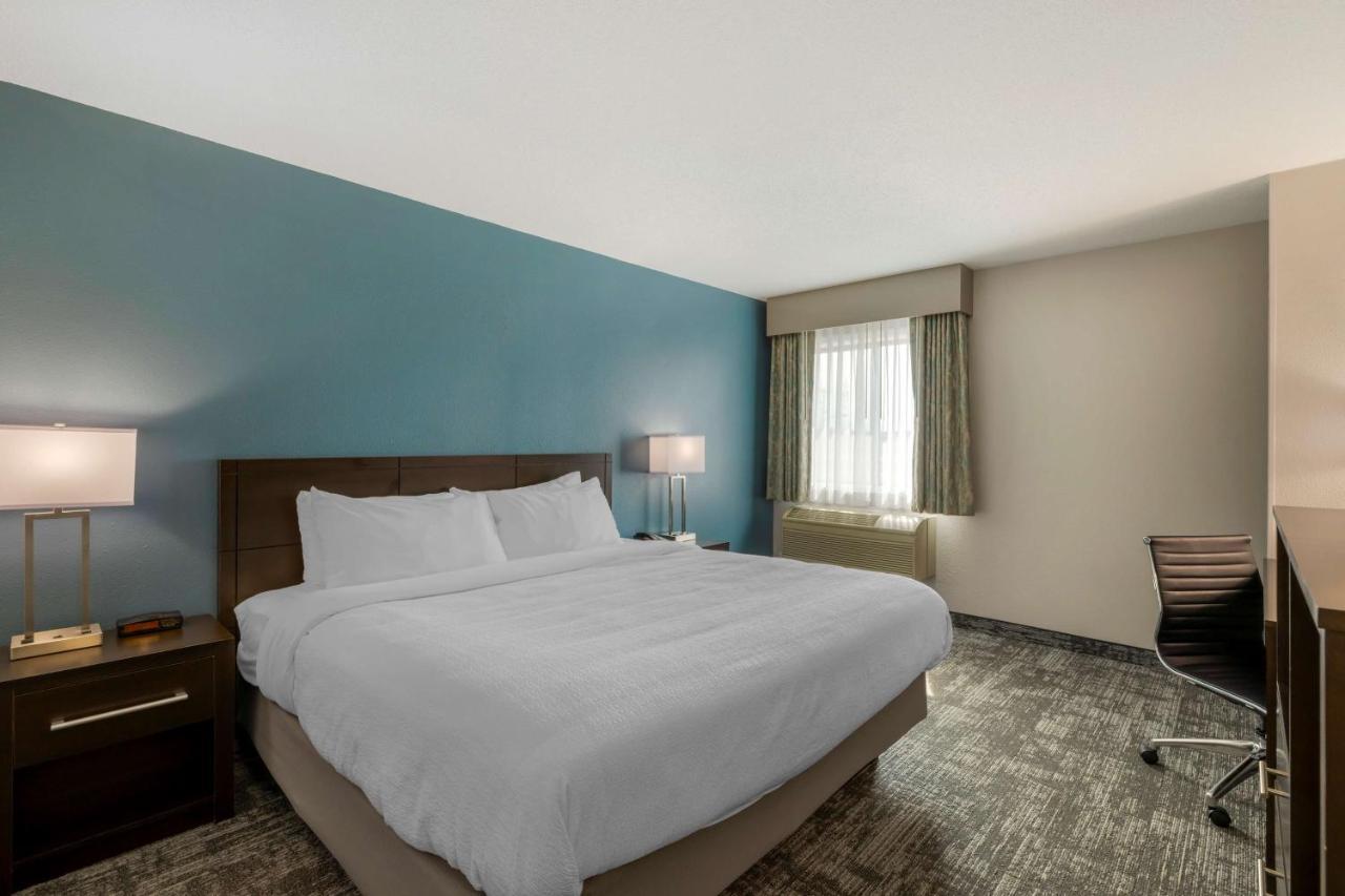Best Western Watertown Inn & Suites Εξωτερικό φωτογραφία