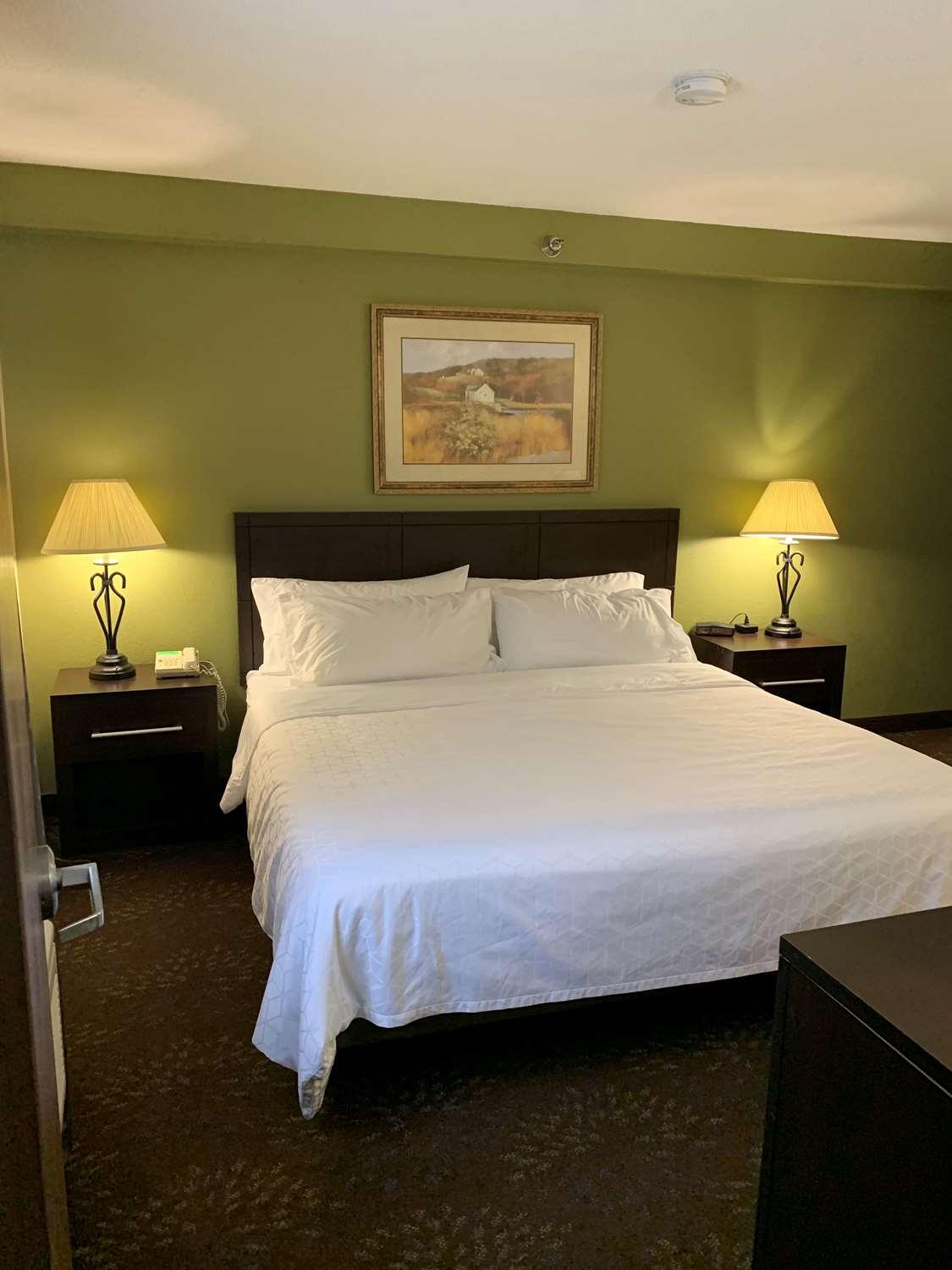 Best Western Watertown Inn & Suites Εξωτερικό φωτογραφία