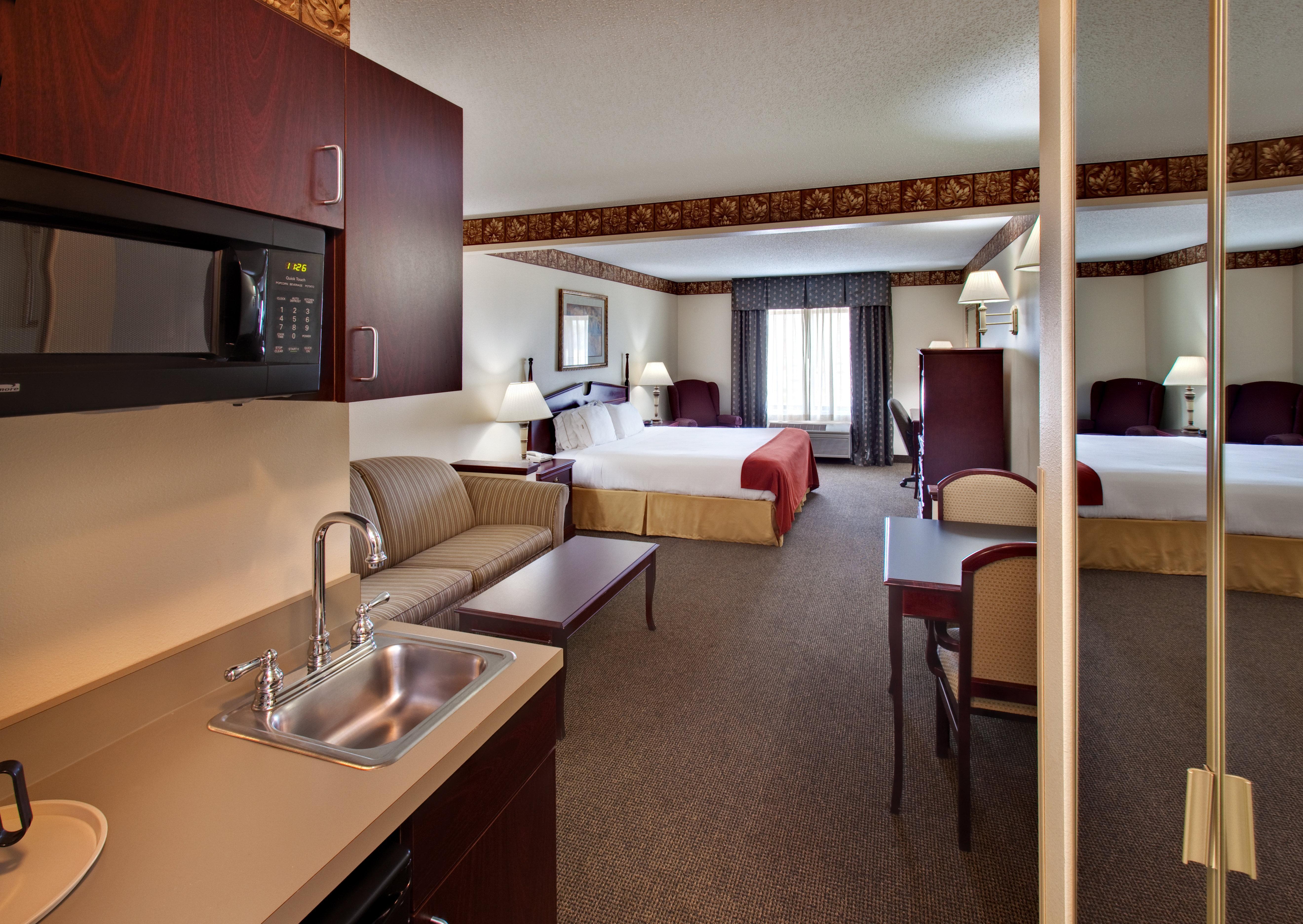 Best Western Watertown Inn & Suites Εξωτερικό φωτογραφία