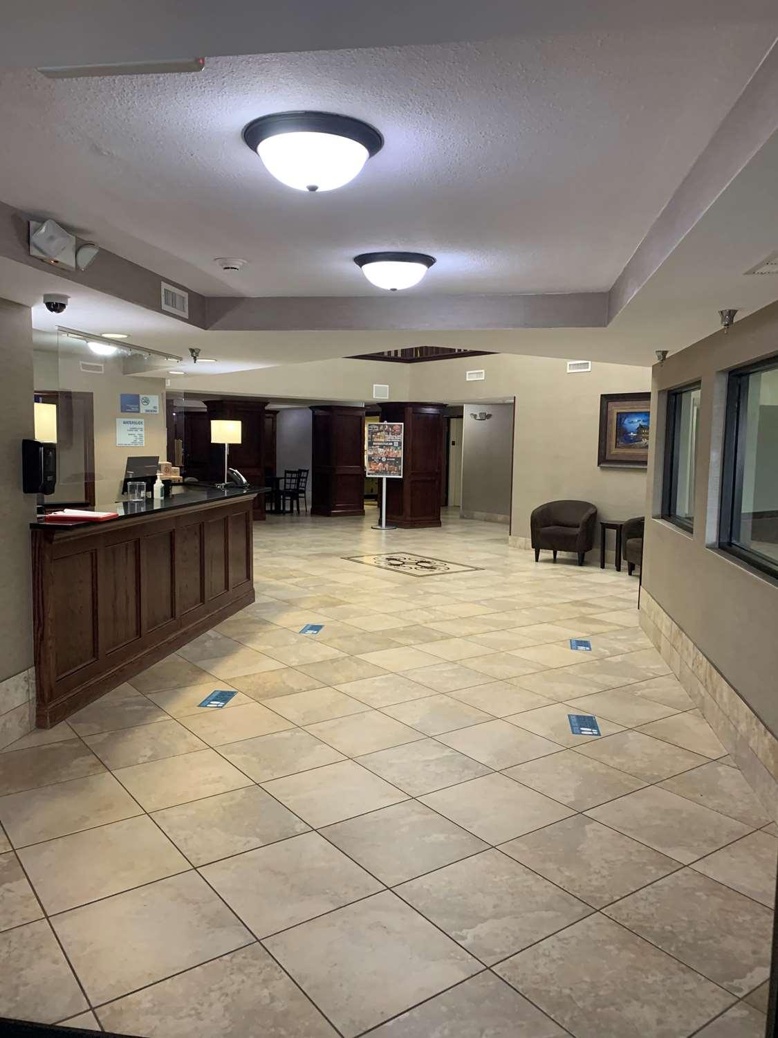 Best Western Watertown Inn & Suites Εξωτερικό φωτογραφία